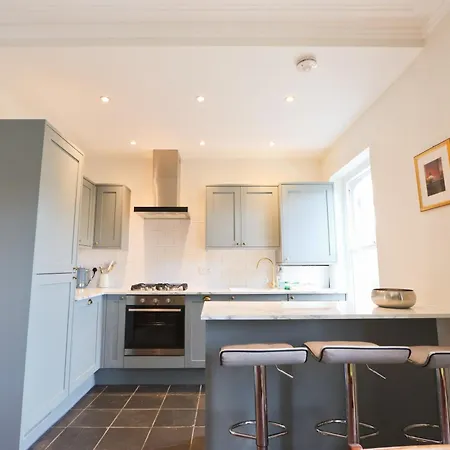 Daire Spacious 2 Storey Penthouse Flat, Fantastic Views! Bristol