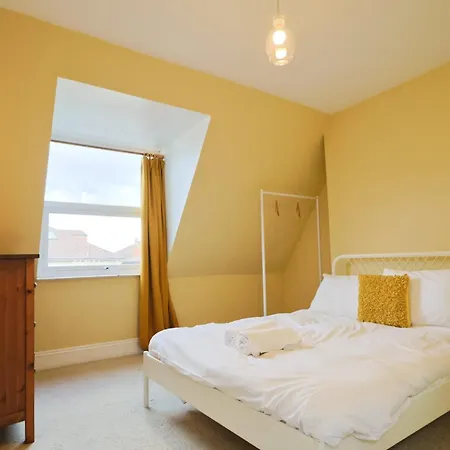 Spacious 2 Storey Penthouse Flat, Fantastic Views! Bristol