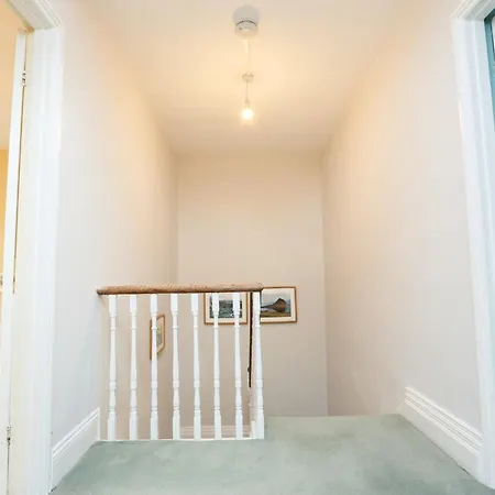 Spacious 2 Storey Penthouse Flat, Fantastic Views! 브리스틀