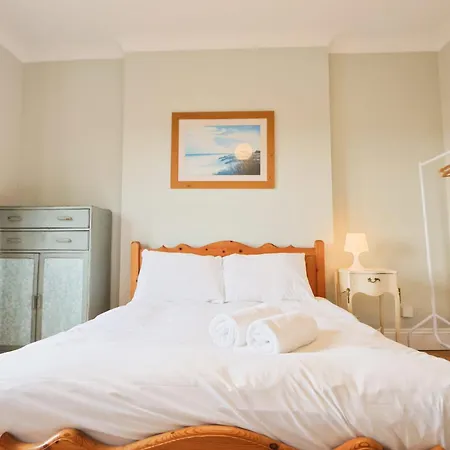 Spacious 2 Storey Penthouse Flat, Fantastic Views! 브리스틀